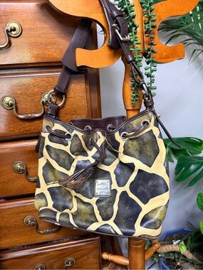 Vintage Dooney & Bourke Serengeti Coll Giraffe-Print Drawstring Bucket Bag